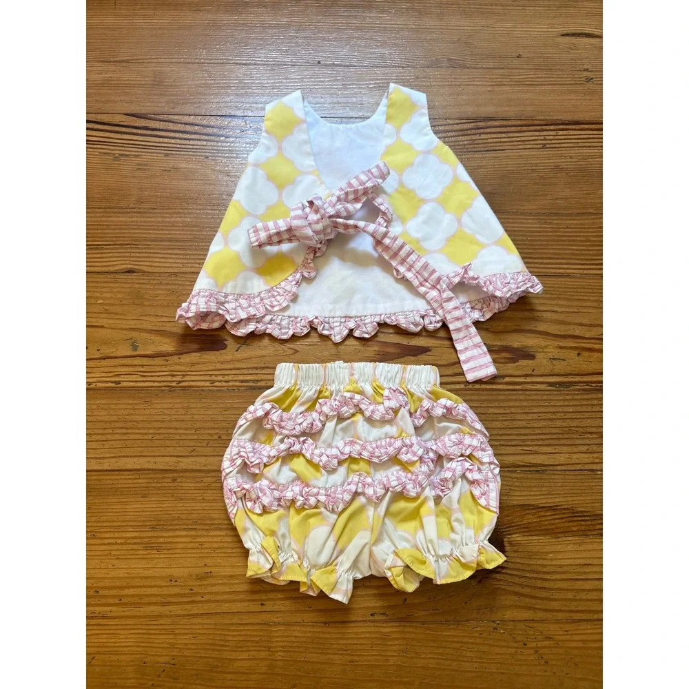 Shrimp & Grits Kids Outfit Set Baby Yellow‎ Quatrefoil Ruffle Bloomers SIZE 6M